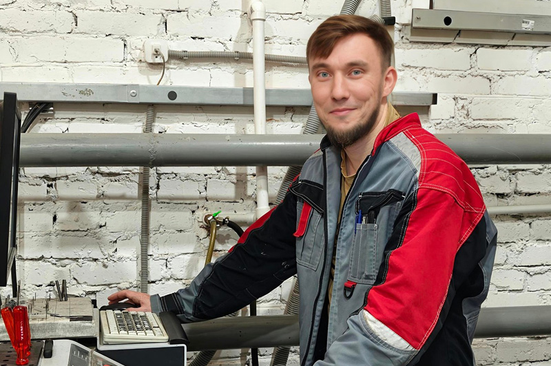 Жданов Денис Жданов Денис