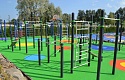 Резка покрытий из окрашенной резиновой крошки